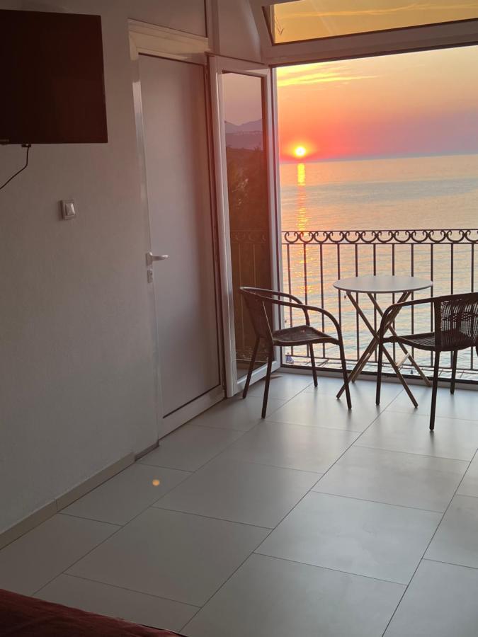Apartments Stuart Утєха Екстер'єр фото