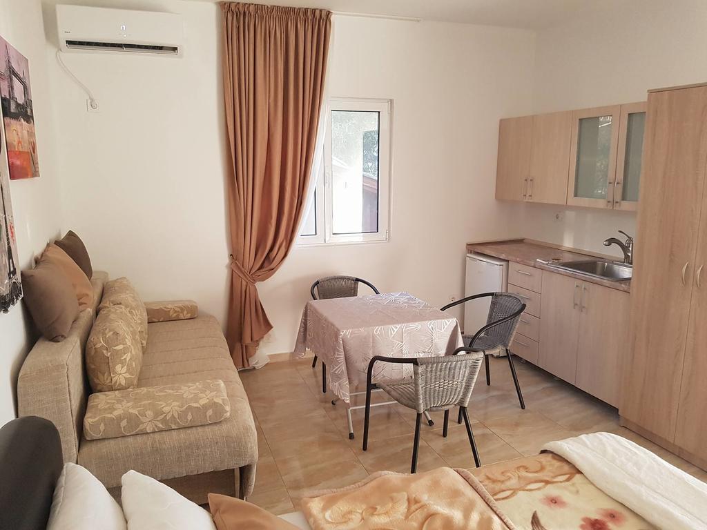 Apartments Stuart Утєха Екстер'єр фото
