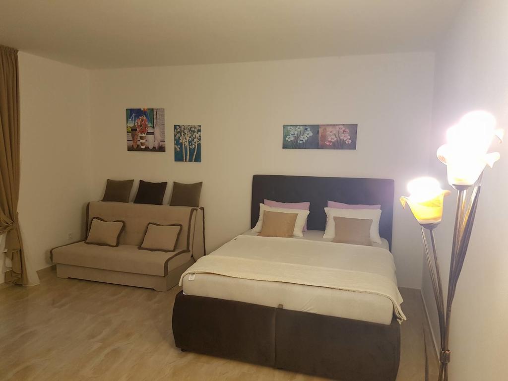 Apartments Stuart Утєха Екстер'єр фото
