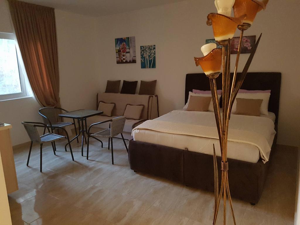 Apartments Stuart Утєха Екстер'єр фото