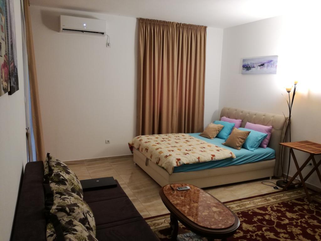 Apartments Stuart Утєха Екстер'єр фото